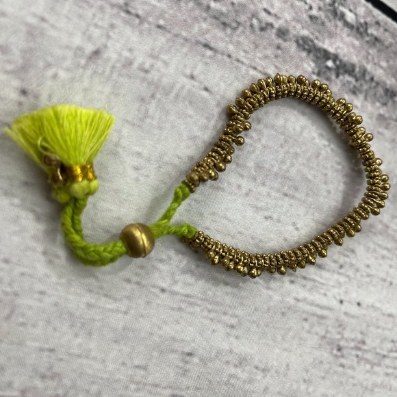 Shiraleah Jewelry - LIME GREEN AND METAL BEADS ADJUSTABLE BRACELET